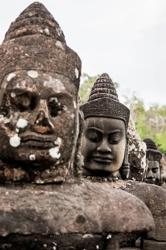 Figures on the bridge to Angkor Thom, sunset, Angkor Wat, Angkor, UNESCO World Heritage Site, Siem Reap, Cambodia, Indochina, Southeast Asia