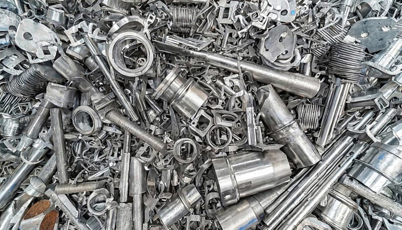 Metal, material, components, bolts and screw connections made of stainless steel