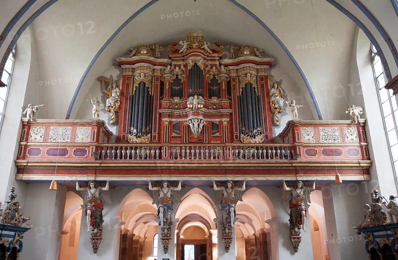 The abbey church, St. Stephanus and St. Vitus, Abbey Castle Corvey in Hoexter, Weserbergland, North Rhine Westphalia, Germany, Europe, Klosterkirche St. Stephanus und St. Vitus, ehemalige Abtei und Schloss Corvey in Höxter, Weserbergland, Nordrhein-Westfalen, Deutschland, Europa