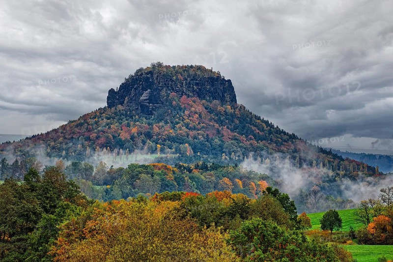 Autumn atmosphere, Saxon Switzerland with Lilienstein, Elbe Sandstone Mountains, Saxony, Germany