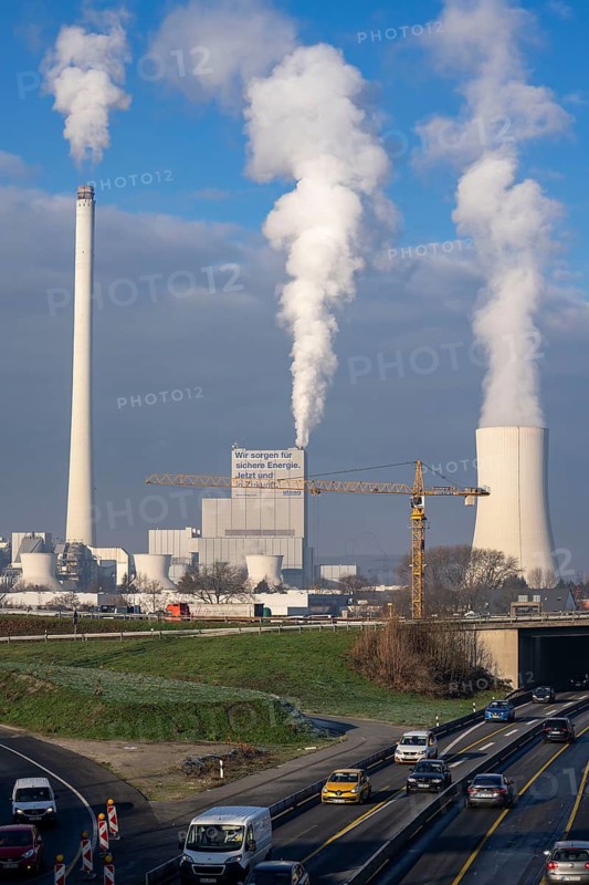The STEAG combined heat and power plant in Herne-Baukau, coal-fired power plant, at the Herne motorway junction, A42, A43, motorway construction site, North Rhine-Westphalia, Germany