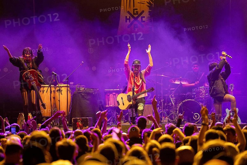GOGOL BORDELLO, folk punk band, USA, concert, 15.02.2025, Max-Schmeling-Halle, Berlin, Germany < english> BORDELLO, folk punk gypsy band, USA, concert, February 15th, 2025, Max-Schmeling-Halle, Berlin, Germany