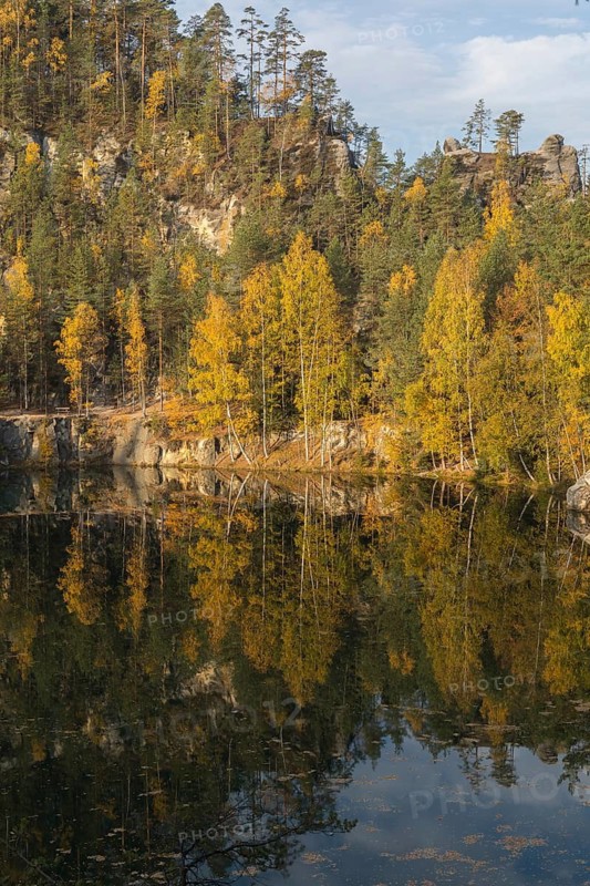 Adršpašské pond, lakeshore with trees and rocks on a sunny day in autumn, Dolní Adršpach, 549 57 Adersbach, CZ