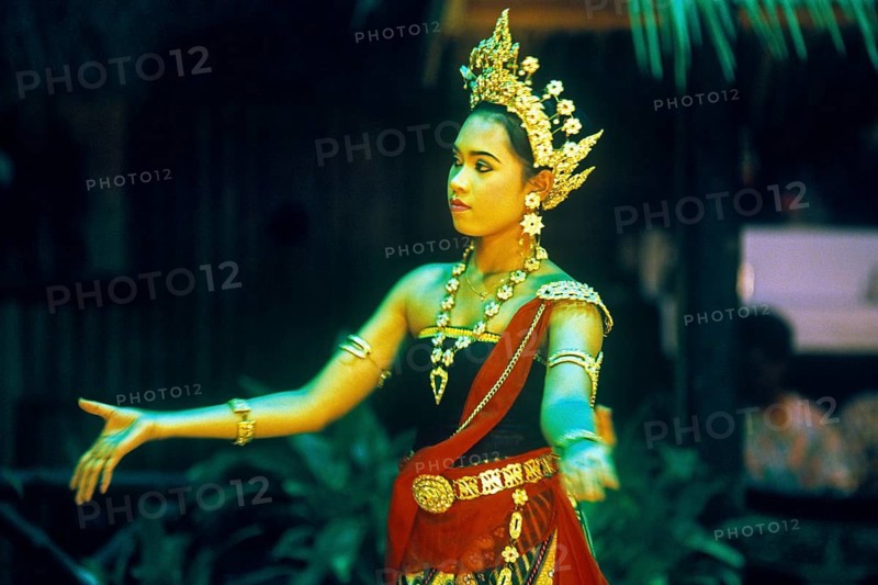 Traditional dance, Ko Phuket, Thailand, December 2002, vintage, retro, old, historical