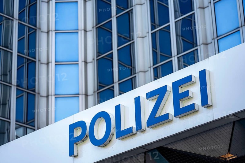 Police, building of a police authority Symbolic image