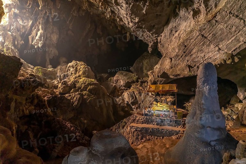 Reclining Buddha in the Tham Phu Kham cave near Vang Vieng, Laos