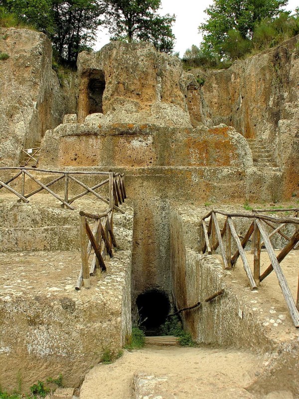 Tomba Ildebranda, ancient tomb of Hildebrand, rock-cut Etruscan temple tomb, dromos to the burial chamber, Sovana, Sorano, Province of Grosseto, Tuscany, Italy