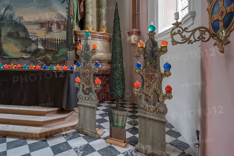 Culisse on the high altar during Lent, Church of St Peter and Pau, Telfs, Bezrk, Innsbruck, Austria