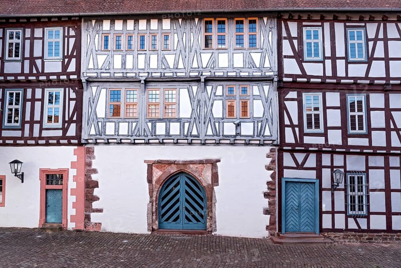 Town castle, winery, inner courtyard with main building, half-timbered façade, representative palace in the Middle Ages, later bourgeois school, historic old town, Michelstadt, Odenwald, Hesse, Germany