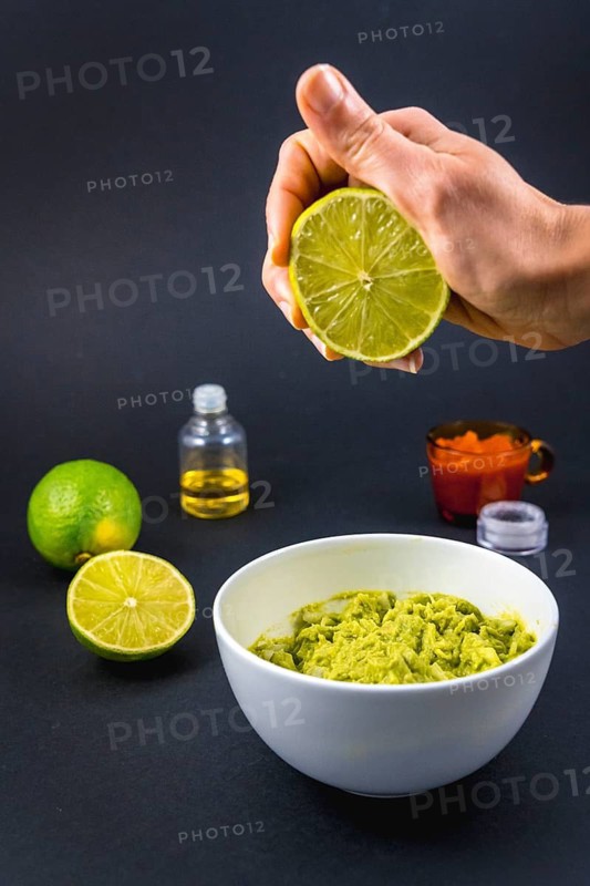 We put a little lime. Recipe to prepare a nice guacamole
