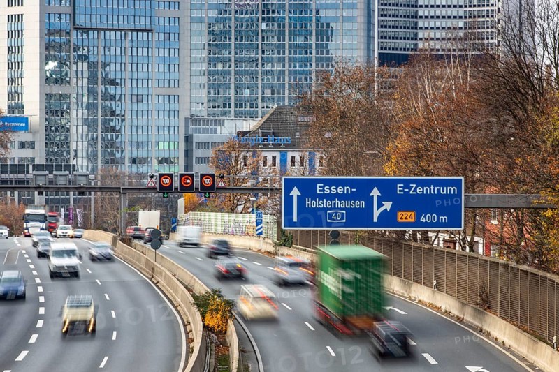 Motorway A40, Ruhrschnellweg, skyline of the city centre of Essen, this area would also be affected by a diesel driving ban, Essen, North Rhine-Westphalia, Germany
