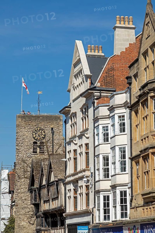 Spire of St Michael at the North Gate, Houses, Oxford, England, Great Britain