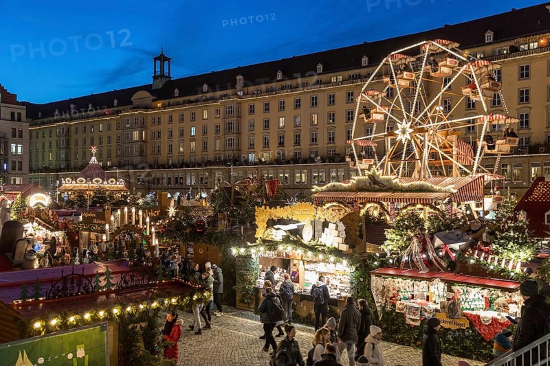 Striezelmarkt Christmas market and Ferris wheel on the Altmarkt in Dresden, Saxony, Germany