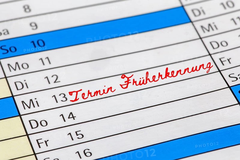 Symbolic image of early detection: Calendar with a note of an appointment for an early detection examination