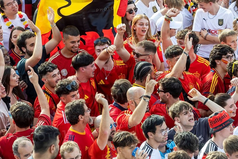 1 wins. UEFA European Football Championship. Stuttgart, Baden-Württemberg, public viewing in Stuttgart. 30, 000 football fans watch the quarter-final between Spain and Germany on the Schlossplatz in front of the Neues Schloss, which Spain 2
