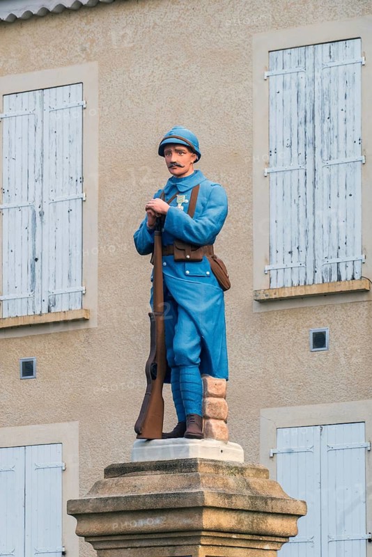French infantryman, First World War, soldier, rifle, helmet, Poilus, Bleu Horizon, Provence, France, old, uniform, memorial