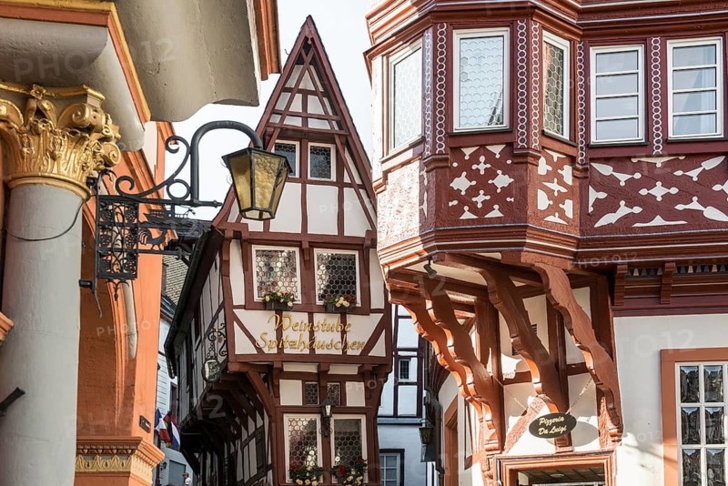 Market square with medieval half-timbered houses, Bernkastel-Kues, Moselle, Rhineland-Palatinate, Germany