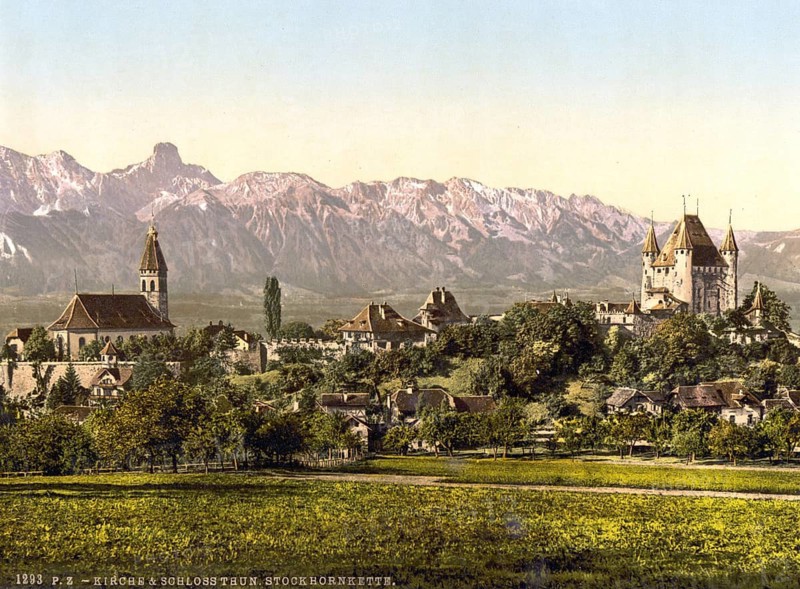 Thun, Kirche und Schloss, mit Blick auf das Stockhorn, Bernese Oberland, Schweiz, Historic, digitally restored reproduction from a 19th century original, Record date not stated, church and castle, with view of Stockhorn, Bernese Oberland, Switzerland, Historic, digitally restored reproduction from a 19th century original, Record date not stated