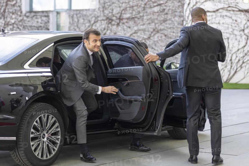 Federal Chancellor Olaf Scholz (SPD) welcomes Emmanuel Macron, President of France, to the Federal Chancellery in Berlin, 15 March 2024