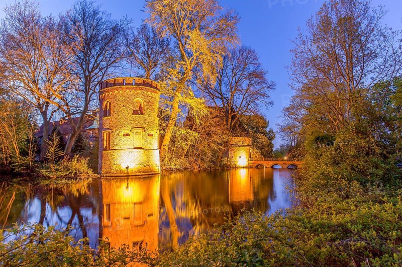 Bladenhorst Castle in the evening, Castrop Rauxel, Ruhr Area, North Rhine-Westphalia, Germany