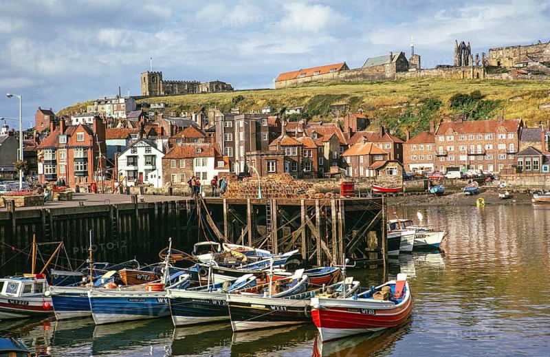 Hafen und Stadtboote im Hafen, Whitby, North Yorkshire, England, UK 27. Juli 1974
