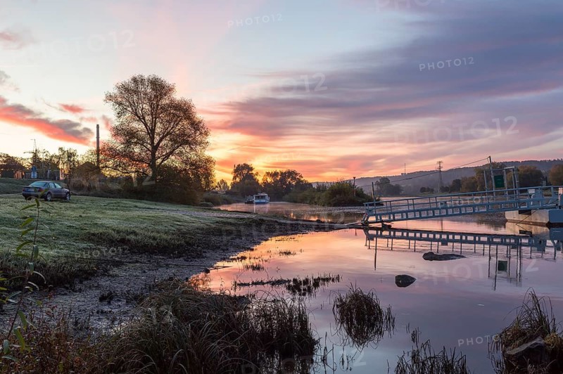 Sunrise on the Elbe in Kötitz, Coswig, Saxony, Germany