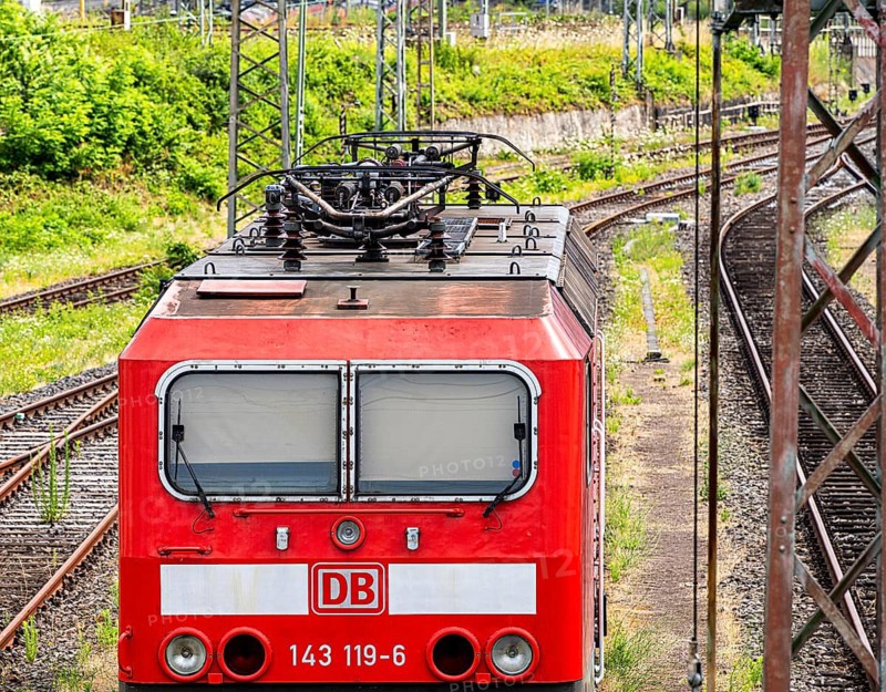 Bridge at Camberger Straße, Galluswarte, Deutsche Bahn, tracks and trains, Frankfurt am Main, Hesse, Germany