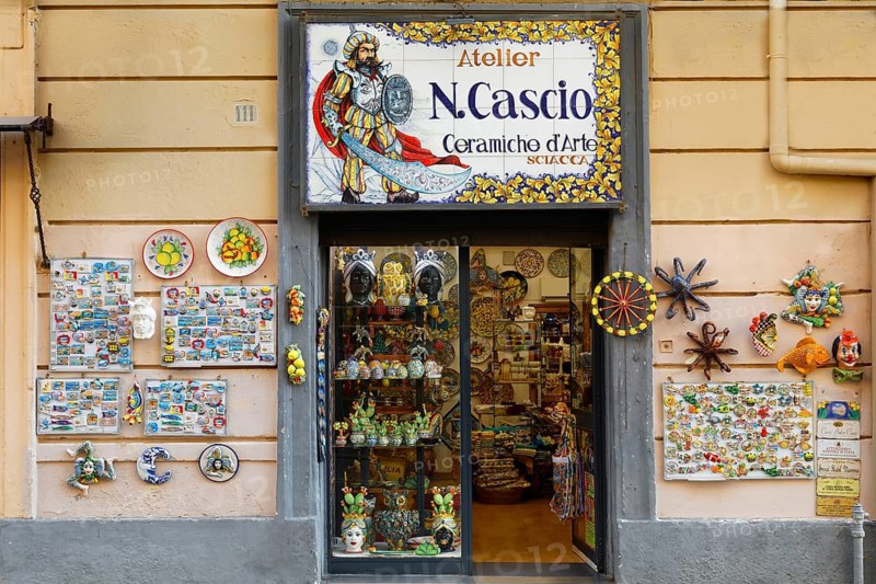 Shop, studio, shop for ceramic art, ceramics, majolica saccense, handicrafts, typical, Sciacca, old town, port town, thermal spa, Agrigento Free Community Consortium, Sicily region, Italy, Mediterranean