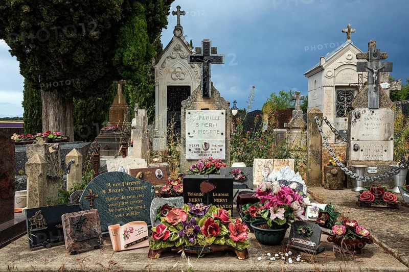 Graves, gravestones, cemetery in Puimoisson, Provence, region Provence-Alpes-Côte d'Azur, department Alpes-de-Haute-Provence, France