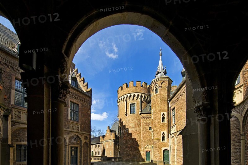 Paffendorf Castle, popular excursion destination, Bergheim, Rhine-Erft district, Rhenish lignite mining area, North Rhine-Westphalia, Germany