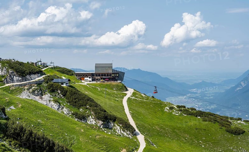 Alpspitzbahn, Osterfelderkopf with mountain railway, Grainau, Garmisch-Patenkirchen, Wetterstein range, Bavaria, Germany