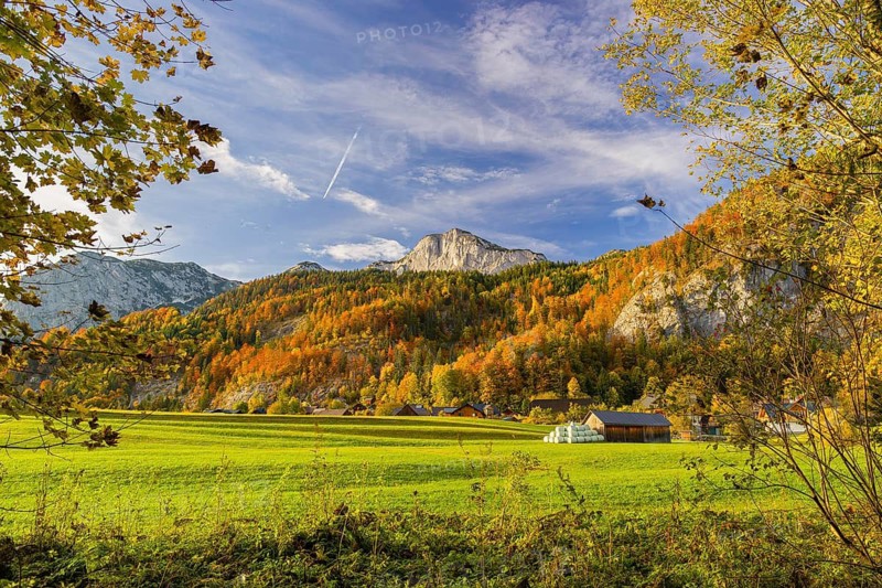 Grundlsee in autumn, salzkammergut, styria, Austria