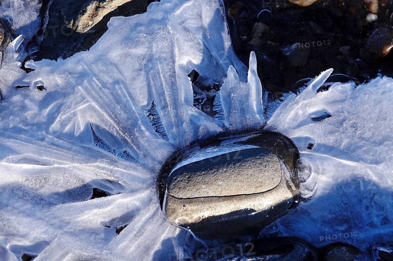Ice on the banks of the Elbe, Winter, Germany