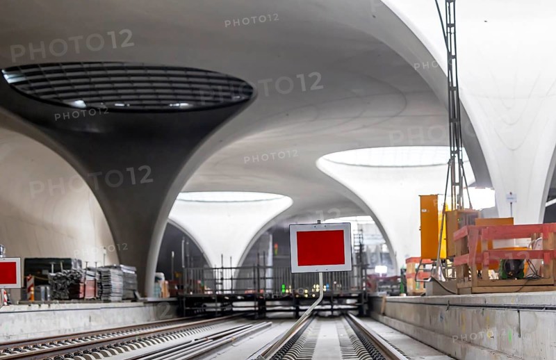 Stuttgart 21 construction site: the tracks still end at the new main station. Traffic sign Sh2, which prohibits further travel. Stuttgart, Baden-Württemberg, Germany
