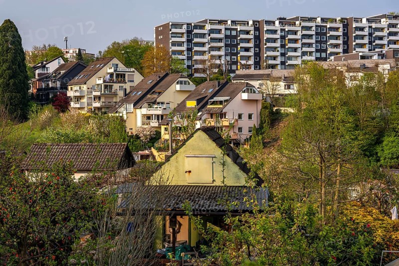Various residential buildings, high-rise residential buildings, residential areas in Essen-Kettwig, at the back the Kettwig-auf-der-Höhe area, 1970s residential buildings, Am Brederbach allotment garden, North Rhine-Westphalia, Germany