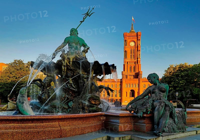 Neptune Fountain and Red City Hall in the evening light, Berlin Mitte, Berlin, Germany