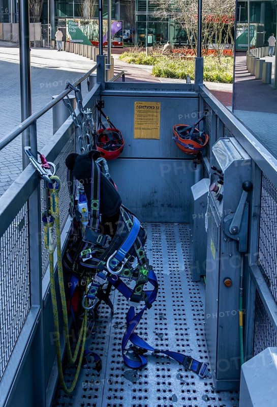 Lifting platform for window cleaners at the Neune Centre, Potsdamer Platz, Berlin, Germany