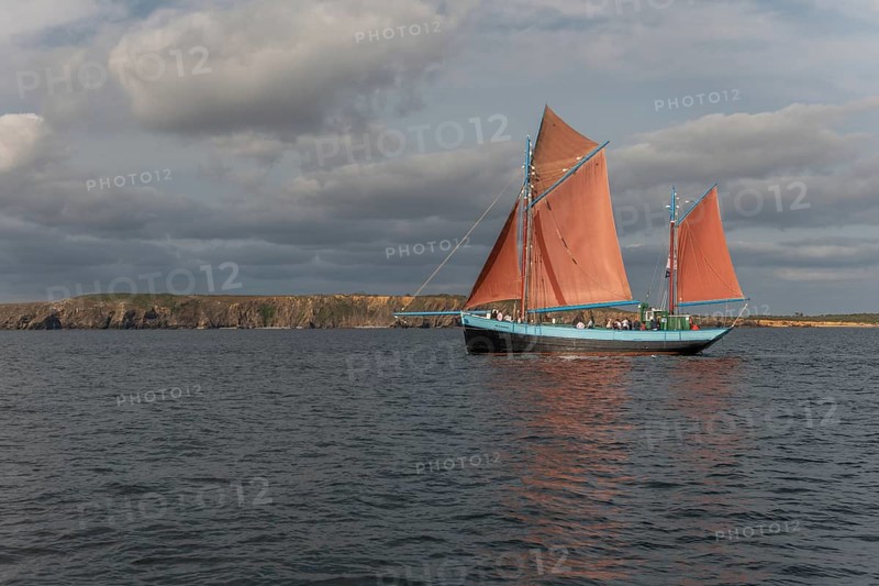 Old sailing ship, classified as a historical monument, for tourist excursions at sea. Camaret sur mer, Crozon, Finistere, Brittany, France