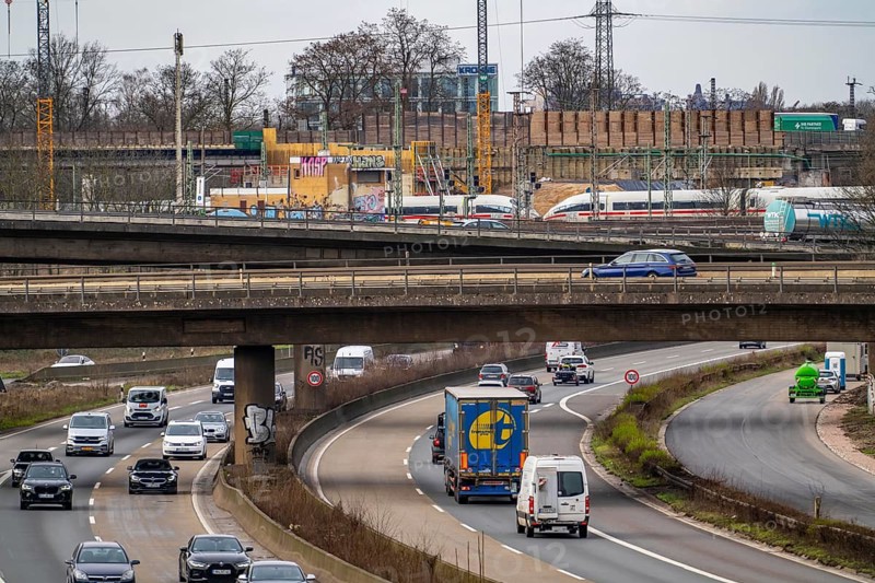 Duisburg-Kaiserberg motorway junction, complete reconstruction and new construction of the A3 and A40 junction, all bridges, ramps, carriageways are being renewed and partly widened, 8 years construction time, railway bridges running there are also being renewed, North Rhine-Westphalia, Germany