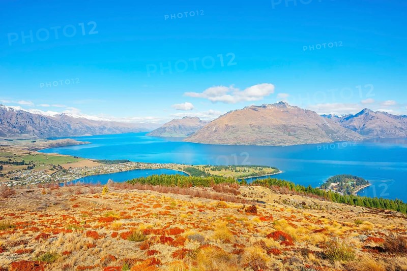 Lake Wakatipu and the Remarkables mountain range, high angle view, Queenstown, South Island, New Zealand
