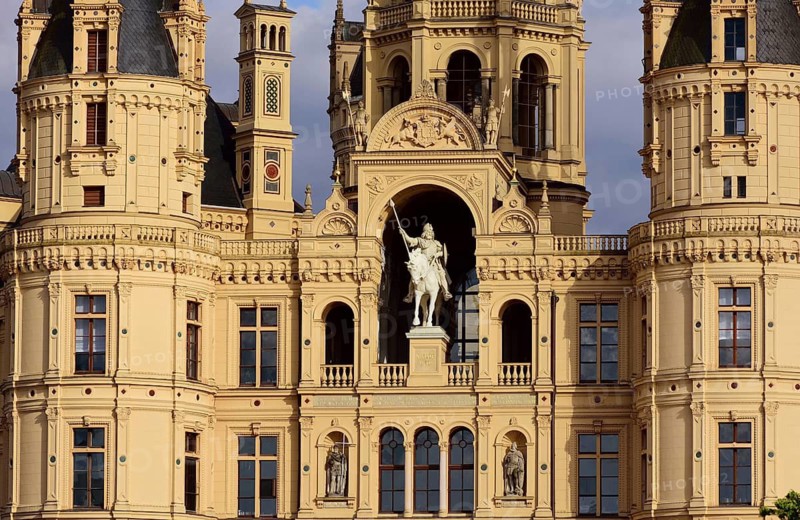Europe, Germany, Mecklenburg-Western Pomerania, Schwerin, Schwerin Castle, built from 1845 to 1857 in the style of romantic historicism, today seat of the state parliament, front side, equestrian statue of Niklot I, Schwerin, Mecklenburg-Western Pomerania, Germany