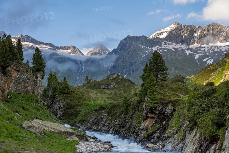 Mountain landscape with mountain stream Zemmbach, behind mountain peak Kleiner Mörcher, Berliner Höhenweg, Zillertal Alps, Tyrol, Austria