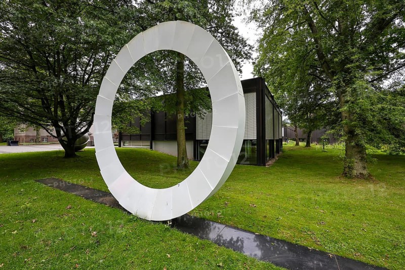Bottrop, North Rhine-Westphalia, Germany, Josef Albers Museum Quadrat im Stadtgarten Bottrop, in front the work no. 205, Homage to Bottrop by the artist Marcello Morandini