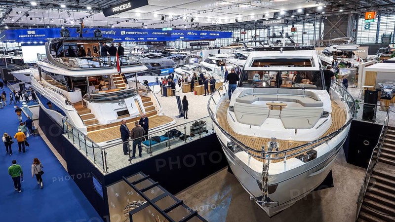 Düsseldorf, North Rhine-Westphalia, Germany, Luxury yachts at the boot Düsseldorf trade fair