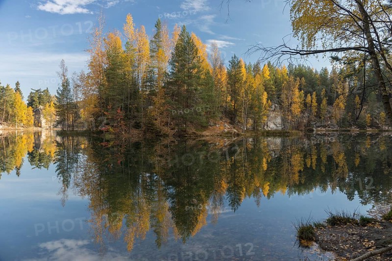 Adršpašské pond, lakeshore with trees and rocks on a sunny day in autumn, Dolní Adršpach, 549 57 Adersbach, CZ