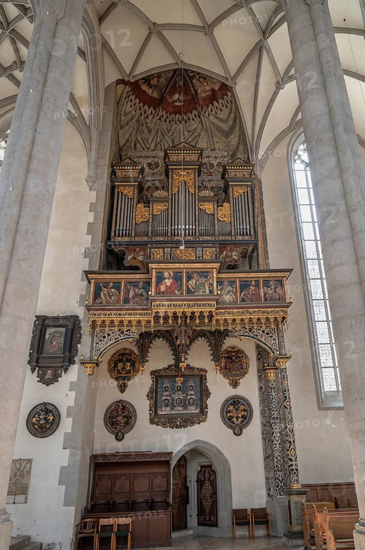 Side organ in a Renaissance prospectus in the late Gothic church of St George, built between 1427 and 1505, church, Nördlingen, Bavaria, Germany
