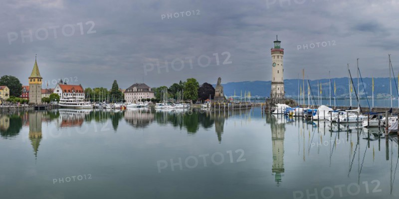 Harbour with man tower, lighthouse and Bavarian lion, Lindau, Lake Constance, Bavaria, Germany
