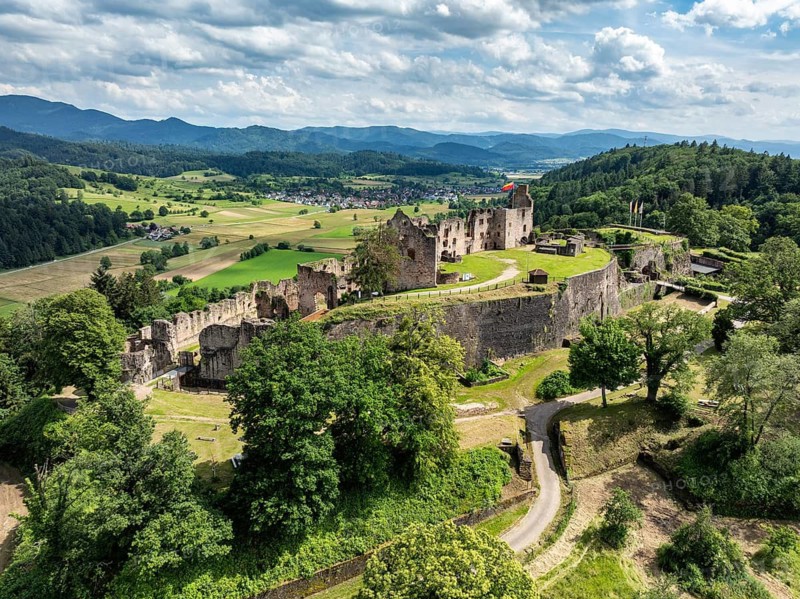 Aerial view of the ruins of Hochburg Castle, also known as Hachberg, 11th century, between Emmendingen, Sexau and Windenreute, second largest castle complex in Baden, administrative district of Freiburg, Black Forest, Baden-Württemberg, Germany