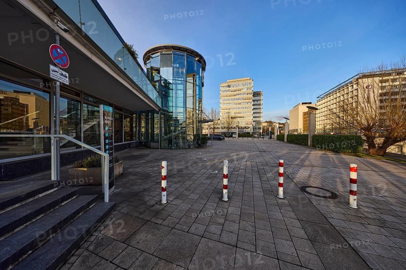 Congresshalle Saarbrücken, modern architecture, commercial building, bollards, evening light, blue sky, cloudless, harbour road, Saarbrücken, state capital, regional association Saarbrücken, Saarland, Germany
