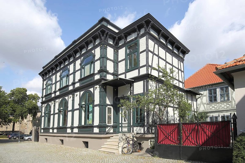 Half-timbered house am Domplatz, Halberstadt, Harz Mountains, Saxony-Anhalt, Germany
